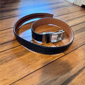 Men's blue alligator style Leather Belt